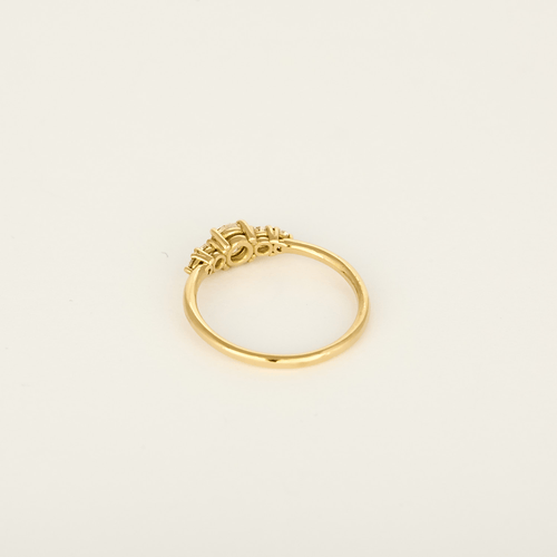Élégante bague en or jaune 18k Diamants