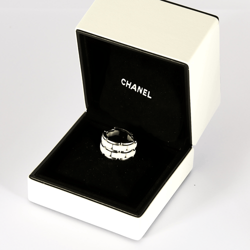 CHANEL - Ultra - Grand modèle - Bague en or blanc et céramique