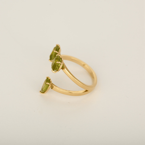 Gemmyo - The Stoned Bride - Bague en or jaune et péridots : 2,40 carats