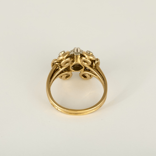 Élégante bague en or jaune, platine et diamants : 0,80 carat
