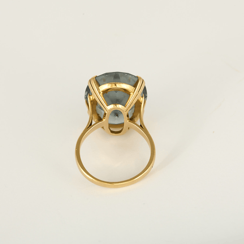 Bague cocktail en or jaune et aigue-marine