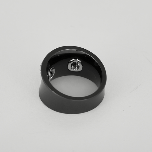 Bague en céramique noire, or blanc et diamants : 0,35 carat
