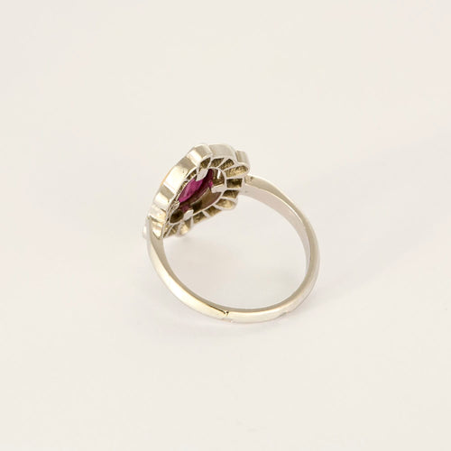 Bague en or blanc, or jaune, rubis et diamants 58 Facettes DV26327-5-53-2