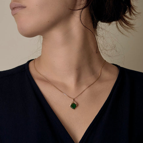 Pendentif en or jaune, émeraude : 2 carats et diamants : 0,10 carat 58 Facettes DV34342-2