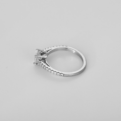 50 Bague Solitaire en or blanc, diamants : 0,90 carat au total 58 Facettes DV33633-1