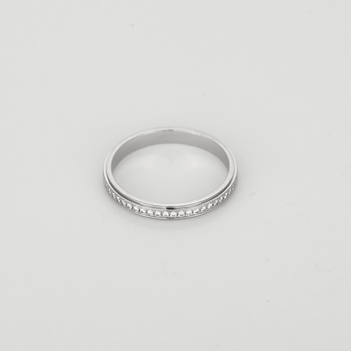48 Cartier - Cartier d'amour - Alliance américaine en or platine et diamants : 0,15 carat 58 Facettes DV34377-1