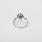 58 Bague marguerite en or blanc, saphir : 0,45 carat et diamants : 0,10 carat 58 Facettes DV33966-1