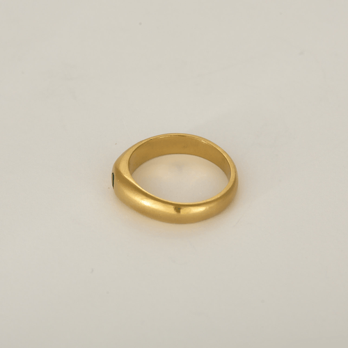 51 Bague jonc bombée en or jaune et petite émeraude 58 Facettes DV34049-5