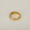 51 Bague jonc bombée en or jaune et petite émeraude 58 Facettes DV34049-5