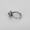 52.5 Bague marguerite en or blanc et diamants : 0,08 carat 58 Facettes DV34342-1