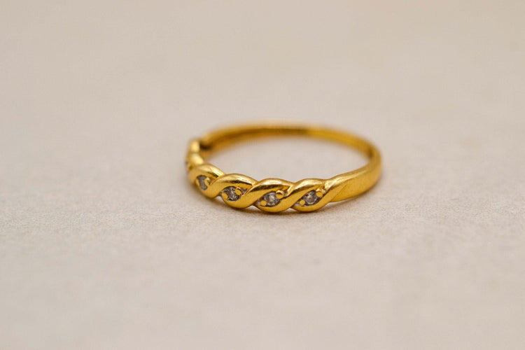 Bague 52.5 Bague anneau torsadé en or jaune 18 carats et diamants 58 Facettes 3891