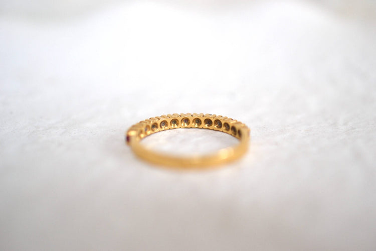 Bague 53 Alliance demi-américaine en or jaune 18 carats et rubis diamants 58 Facettes 3431