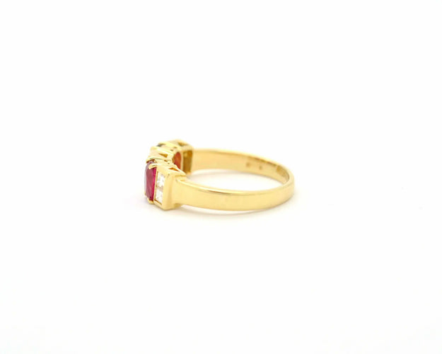 Bague Bague en or jaune 18 kt avec rubis et diamants 58 Facettes 9879