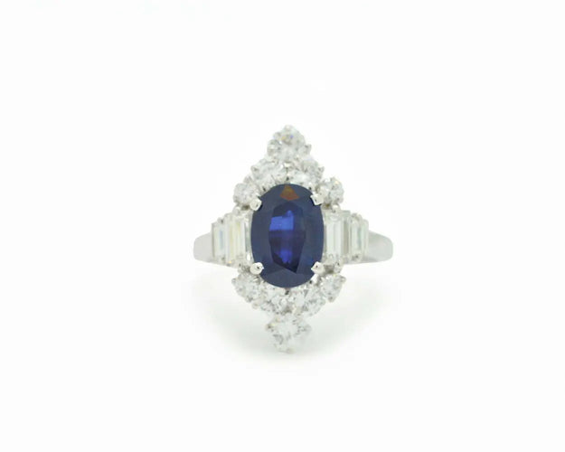 Bague Bague en or blanc 18 ct avec saphir 2,50 ct et diamants 1,50 ct 58 Facettes 7412