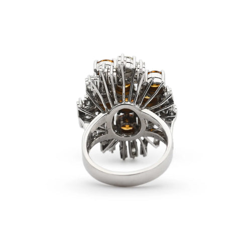Bague Bague en or blanc 18 kt avec diamants jaunes et blancs 58 Facettes 8819