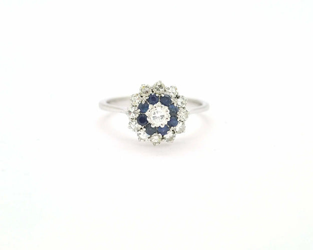 Bague Bague en or blanc sertie de saphirs et de diamants 58 Facettes 12031
