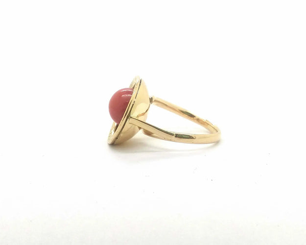 Bague Bague en or jaune 18 ct avec corail central 58 Facettes 6731