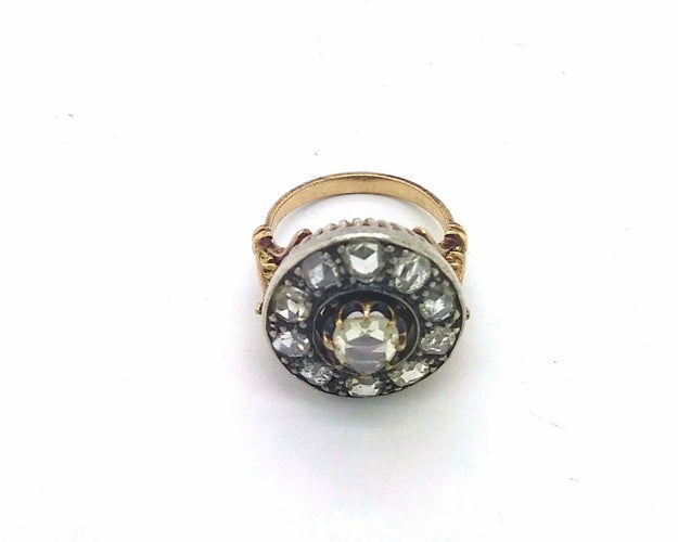 Bague Bague en or jaune avec diamants 58 Facettes 6569