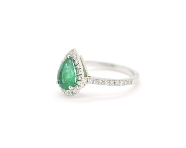 Bague 53 Bague en or blanc 18 kt avec émeraude 1,04 ct et diamants 58 Facettes 13423