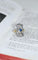 Bague 52.5 Bague ancienne entourage en or jaune 18kt et argent, saphir et diamants 58 Facettes