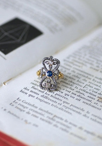 Bague 52.5 Bague ancienne entourage en or jaune 18kt et argent, saphir et diamants 58 Facettes
