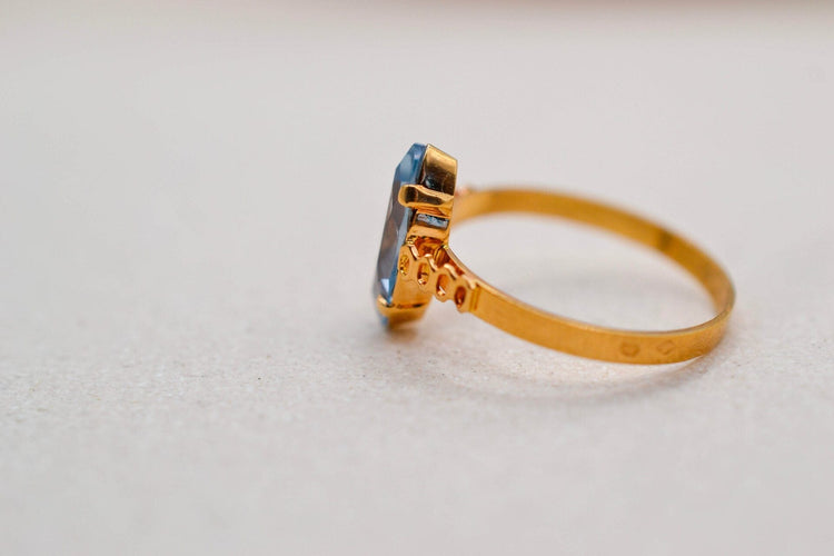 Bague 55 Bague navette en or jaune 18 carats et spinelle synthétique Verneuil 58 Facettes 3865
