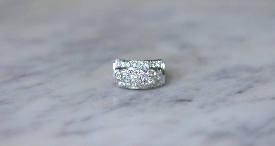 Bague 56 Bague Art Déco en or blanc 18k et platine et diamants 58 Facettes