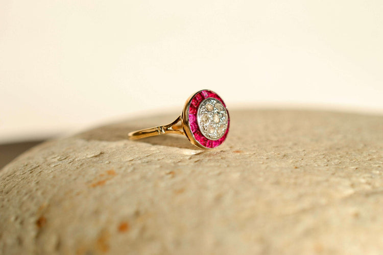 https://www.noircarat.fr/wp-content/uploads/2026/01/bague-art-deco-rubis.jpg