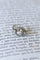 Bague 51.5 Bague Art Déco carrée en or blanc 18kt et diamants 58 Facettes