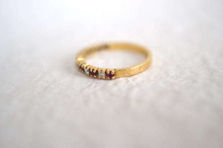 Bague 53 Alliance demi-américaine en or jaune 18 carats et rubis diamants 58 Facettes 3431