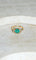 Bague 56 Bague émeraude coussin 1,52 cts en or jaune et diamants 58 Facettes