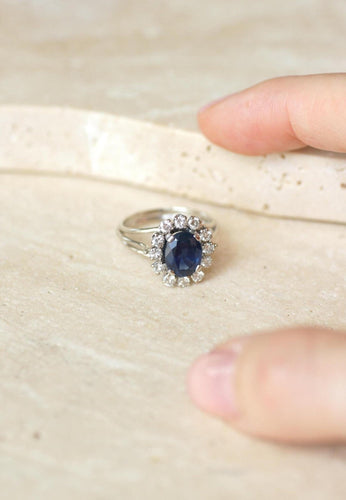 Bague 53.5 Bague marguerite saphir 2,40 ct et diamants en or blanc 18k 58 Facettes