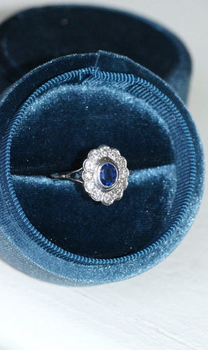 Bague 60 Bague marguerite - Bague entourage en or jaune 18kt rhodié, saphir et diamants 58 Facettes