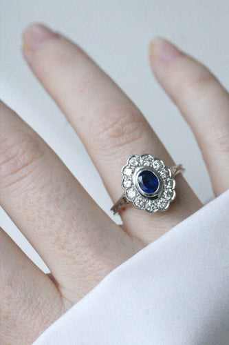 Bague 60 Bague marguerite - Bague entourage en or jaune 18kt rhodié, saphir et diamants 58 Facettes