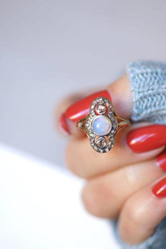 Bague 56.5 Bague marquise ancienne en or jaune 18kt et diamants 58 Facettes