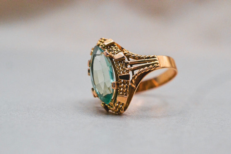 Bague 54 Bague marquise en or jaune 18 carats à spinelle synthétique navette 58 Facettes 3878
