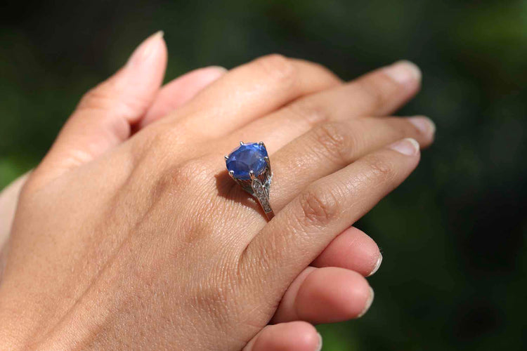 Bague 53 Bague en platine au saphir de Ceylan et diamants 58 Facettes 24054 / 24743