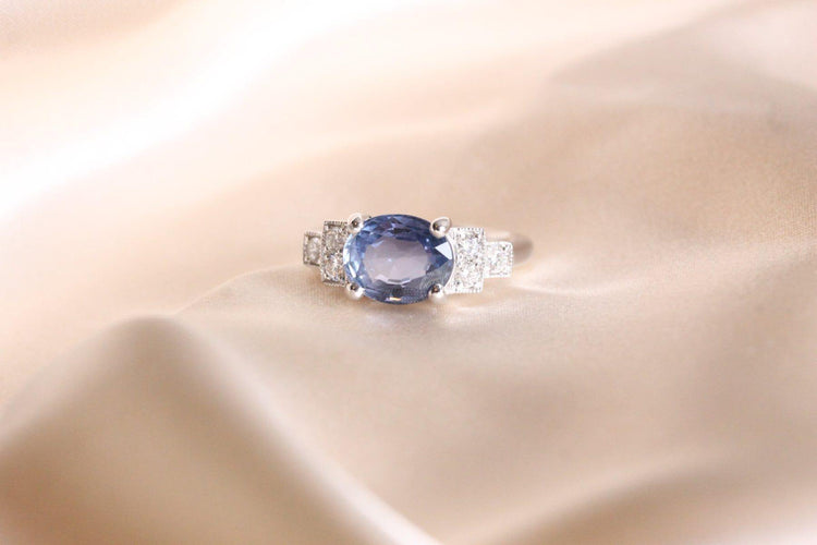 Bague 53 Bague en or blanc 18k au saphir de Ceylan et diamants 58 Facettes 23834 / 23852
