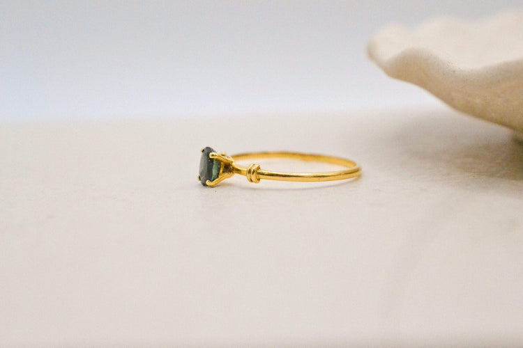 Bague 54 Bague solitaire en or jaune 18 carats et saphir 58 Facettes 3811