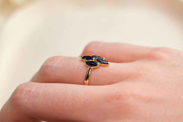 Bague 56 Bague - Bague saphirs taille navette en or jaune 18 carats 58 Facettes 3765