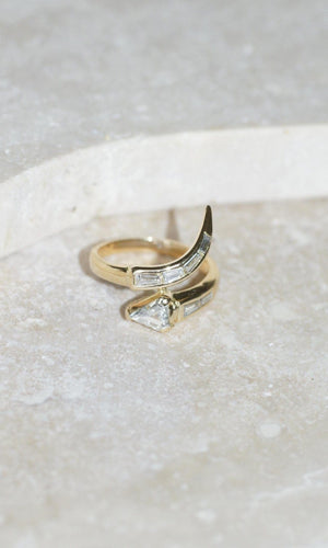 Bague 54 Bague serpent en or jaune 18k et diamants taille Superman et trapèze 58 Facettes