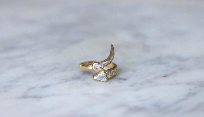 Bague 54 Bague serpent en or jaune 18k et diamants taille Superman et trapèze 58 Facettes