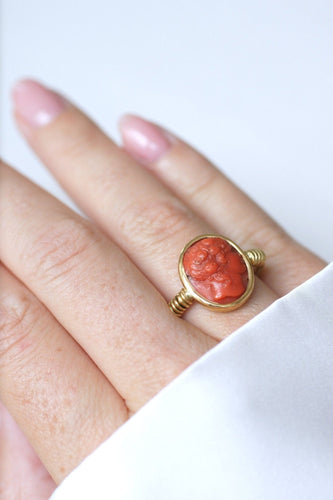 Bague 50 Bague camée corail style antique en or jaune 18k 58 Facettes