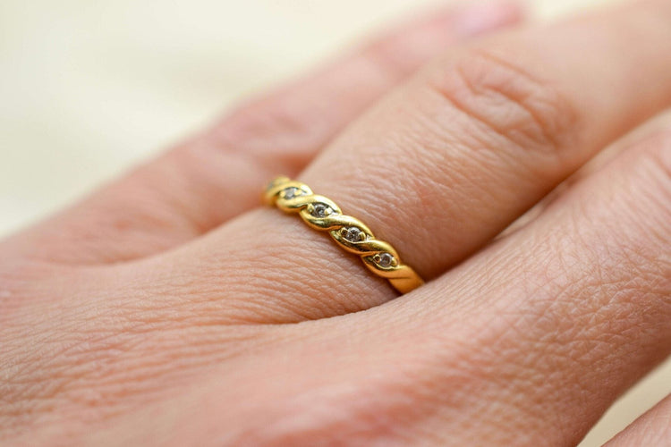 Bague 52.5 Bague anneau torsadé en or jaune 18 carats et diamants 58 Facettes 3891