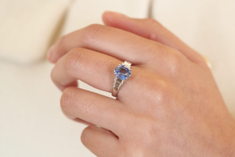 Bague 54 Bague en or blanc 18k avec saphir de Ceylan et diamants 58 Facettes 25920-26203