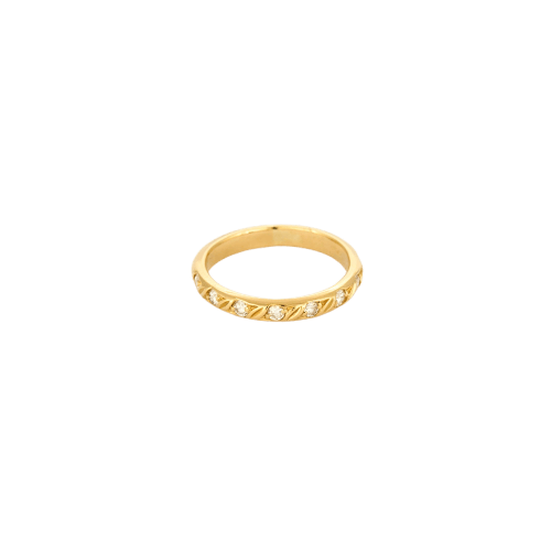 Bague 52 Bague en or jaune 18 carats ciselé et diamants 58 Facettes