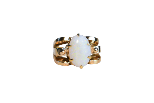 Bague 51.5 Bague opale cabochon en or jaune 14 carats 58 Facettes 3763