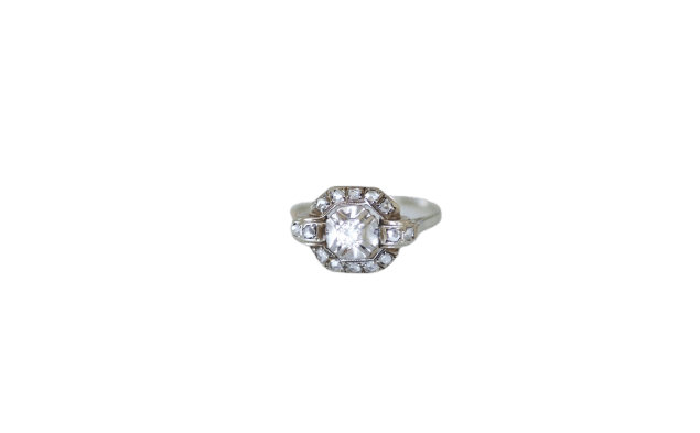 Bague 51.5 Bague Art Déco carrée en or blanc 18kt et diamants 58 Facettes