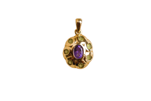 Pendentif Pendentif oval en or jaune 18 carats, améthyste et péridots 58 Facettes Ref2613