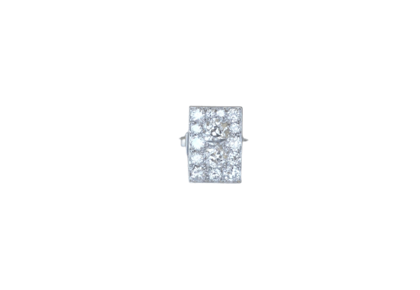 Bague 50 Bague Art déco rectangulaire en platine et diamants 3,50 cts 58 Facettes